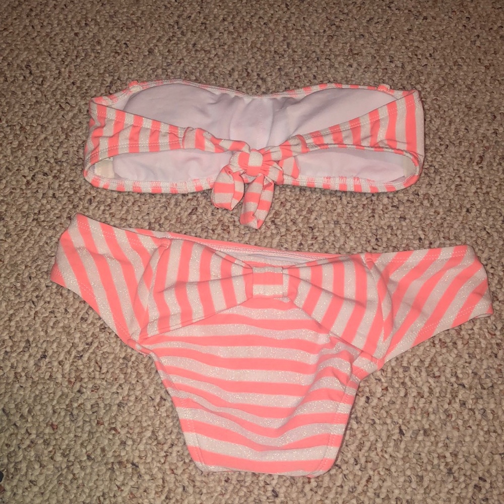 bikini - Picture 2 of 2